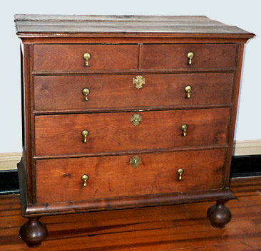 Chest of drawers on ball feet, attributed to William Beake