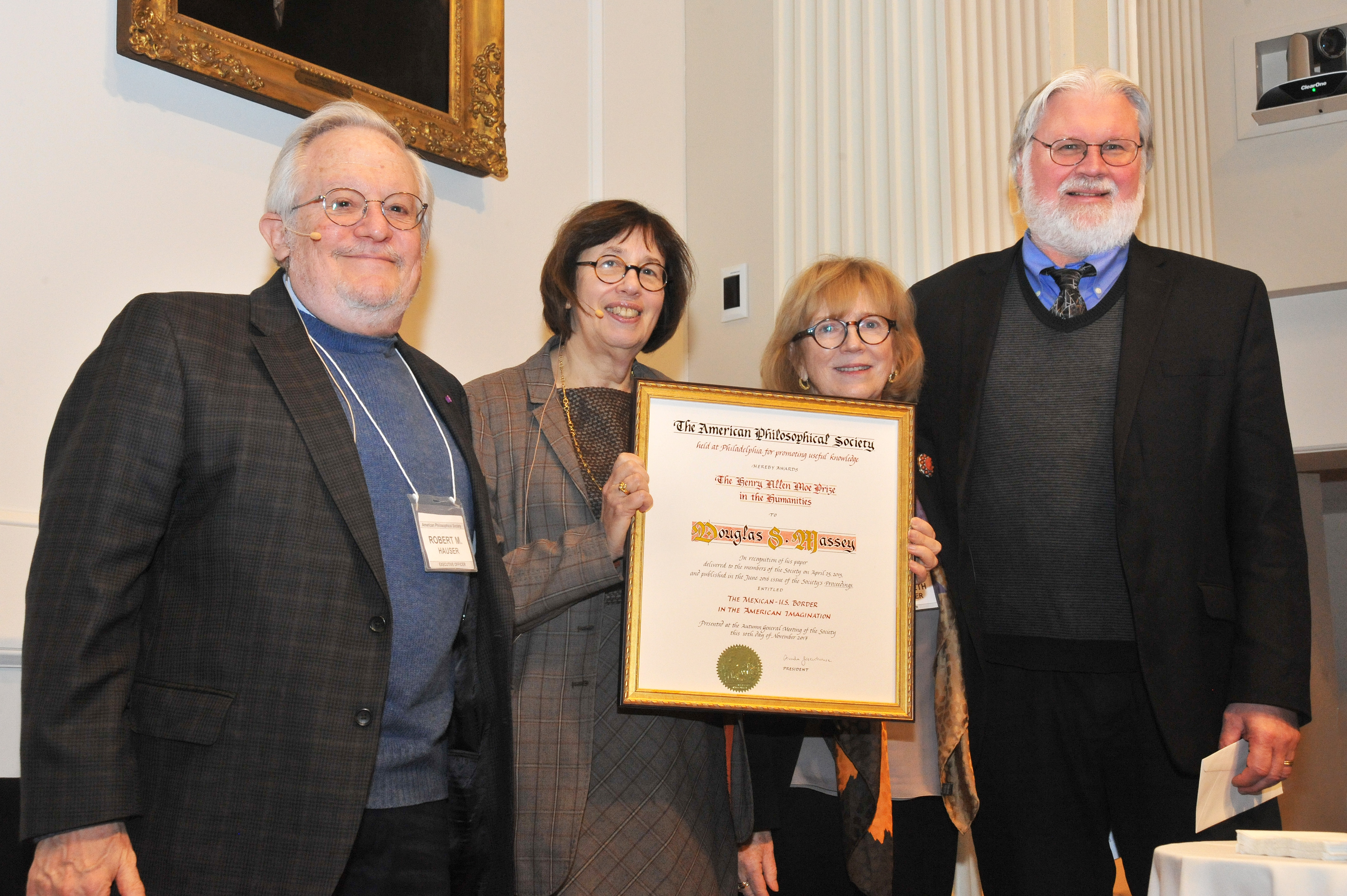 Douglas Massey receiving the Moe Prize