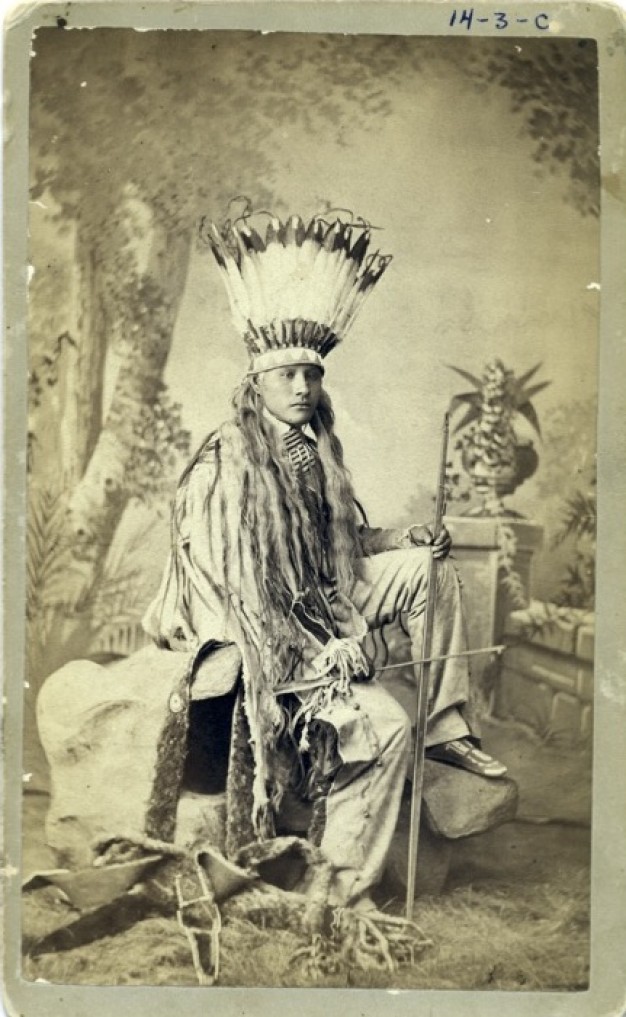 native american in traditional dress