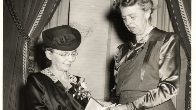 seivert receives award from Eleanor Roosevelt