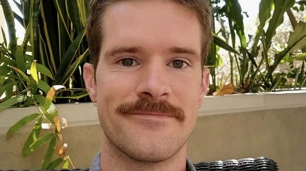 gustave lester headshot