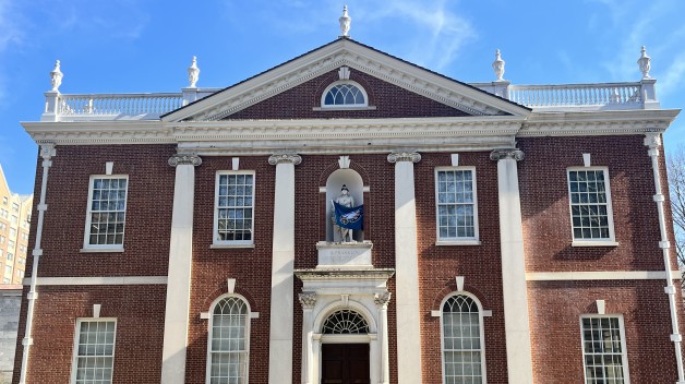 photo of APS Library Hall with Ben Franklin statue in Eagles gear