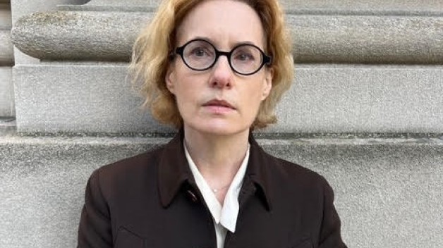 Joyce Chaplin Headshot