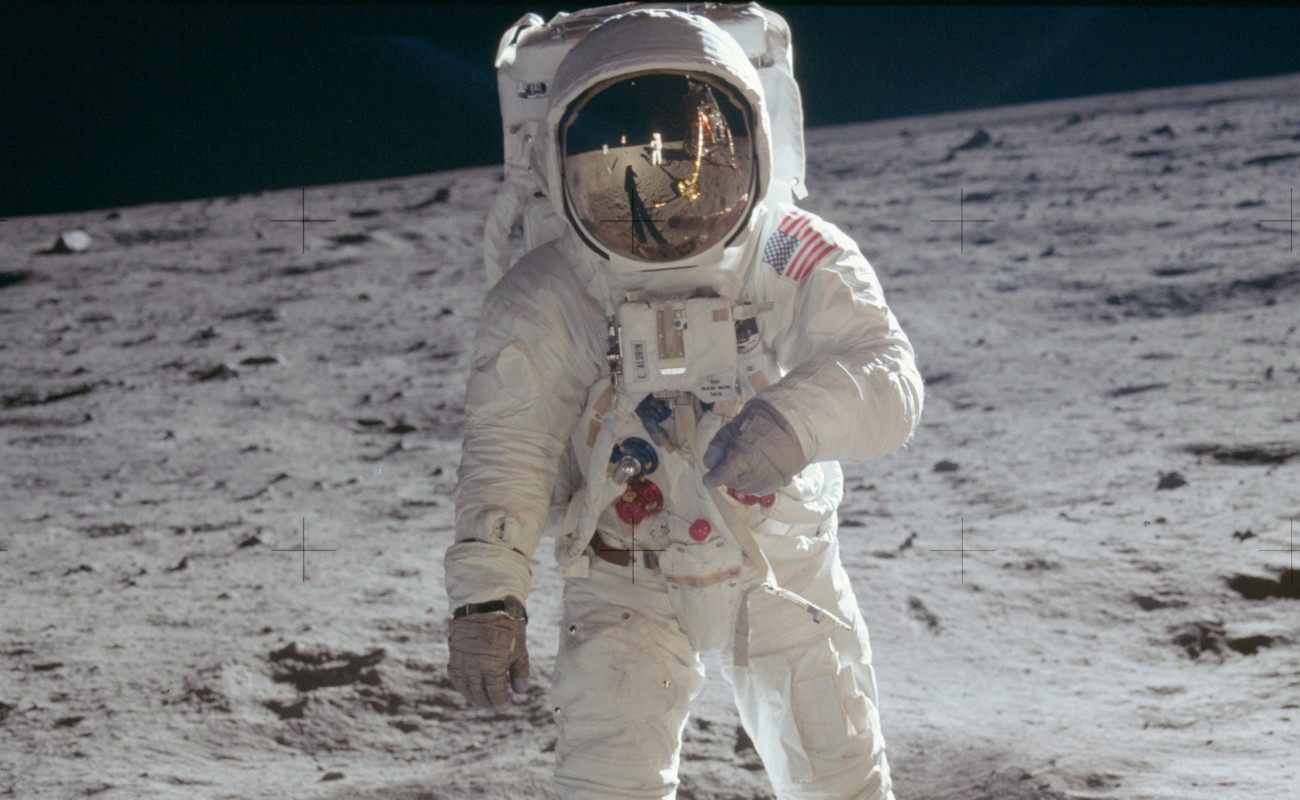 Moon, Armstrong, "moon landing", "Neil Armstrong"