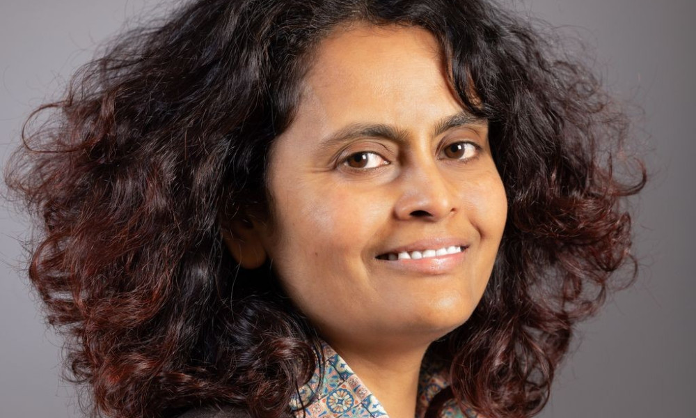 Surekha Davies Headshot 