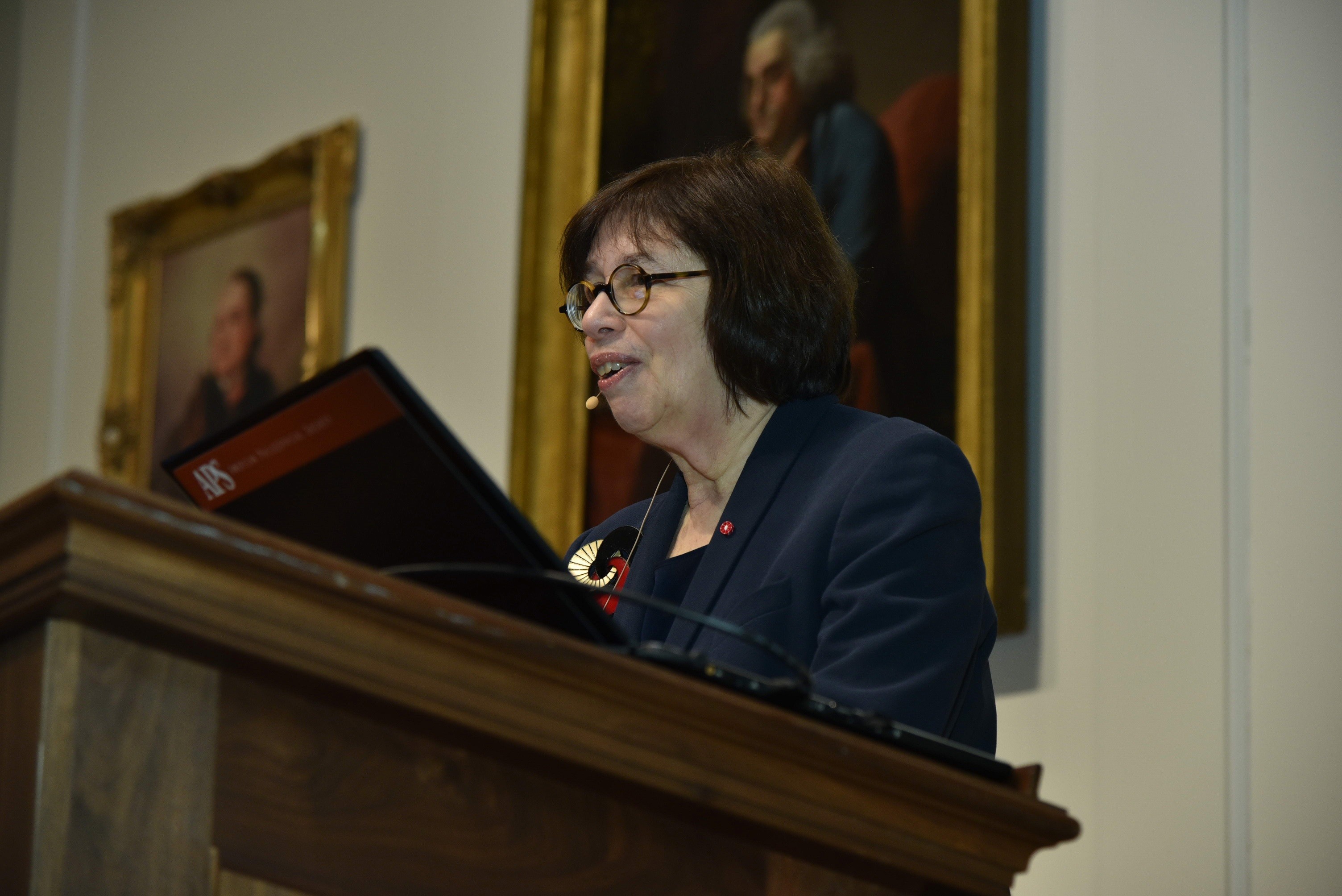 Linda Greenhouse at podium