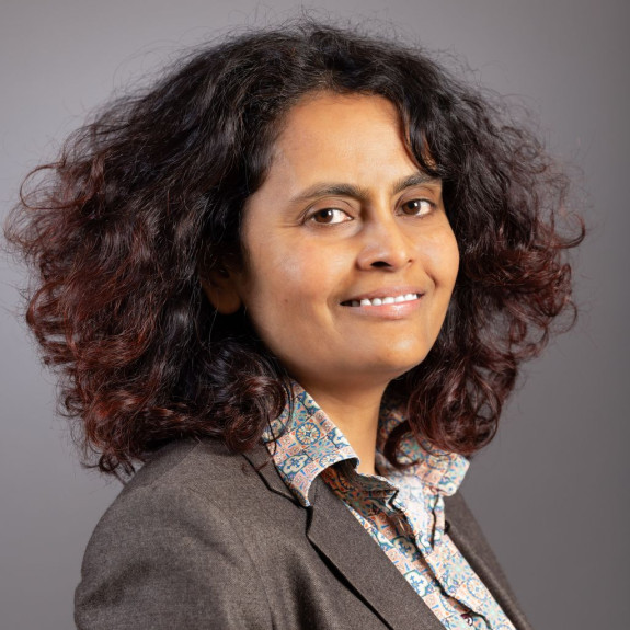 Surekha Davies Headshot
